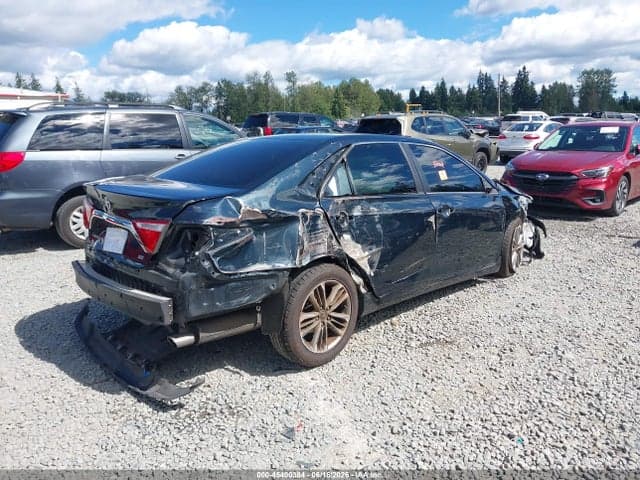 2017 TOYOTA CAMRY SE 4