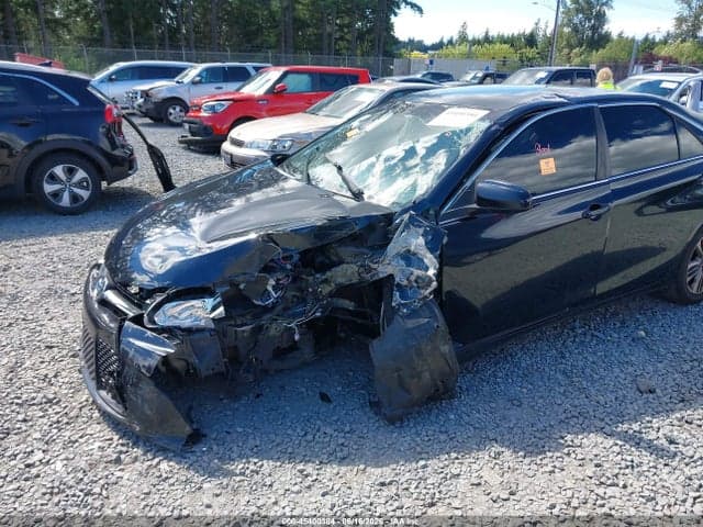 2017 TOYOTA CAMRY SE 6