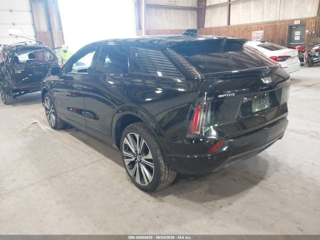2025 CADILLAC OPTIQ LUXURY 2 AWD 3