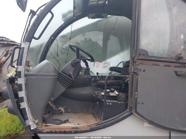 2021 * 8310 FEED WAGON 5