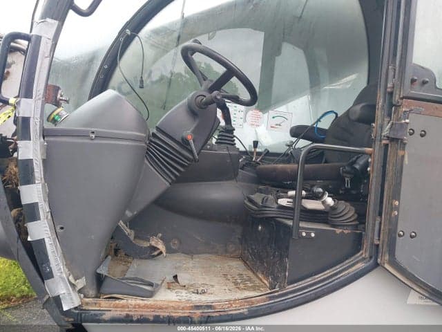 2021 * 8310 FEED WAGON 8
