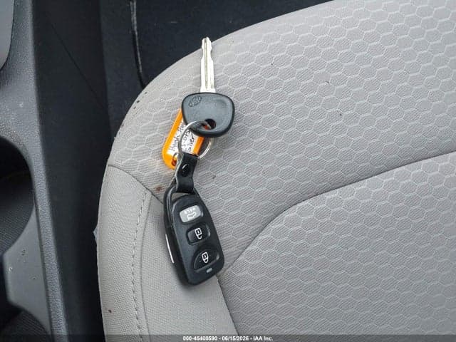 2020 HYUNDAI ELANTRA SE 11