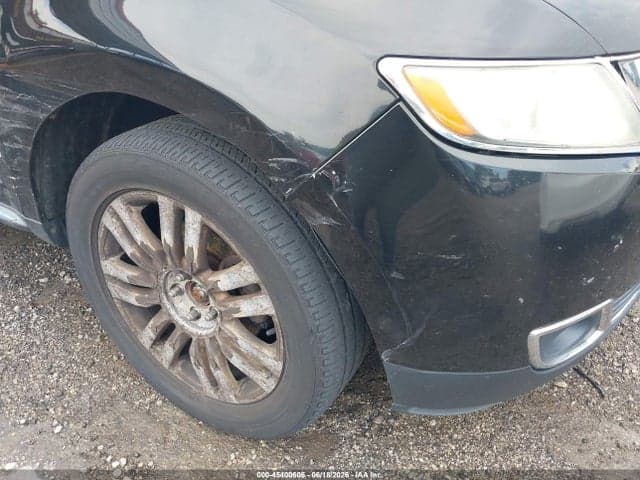 2011 LINCOLN MKX 6