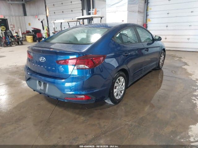 2020 HYUNDAI ELANTRA SE 4