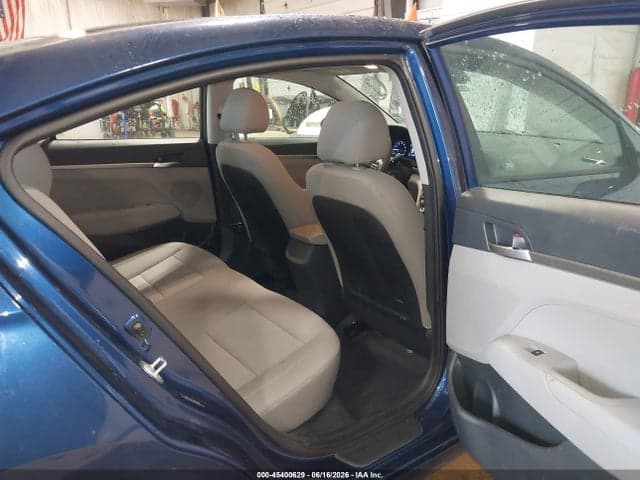 2020 HYUNDAI ELANTRA SE 8