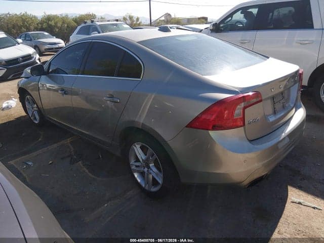 2015 VOLVO S60 T5 3