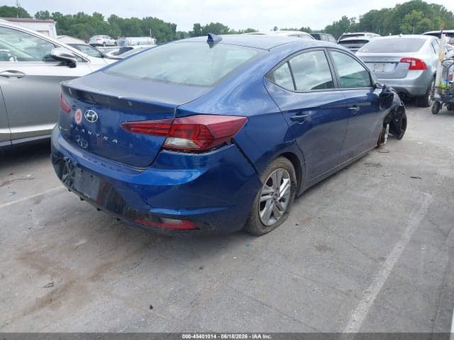 2020 HYUNDAI ELANTRA SEL 4
