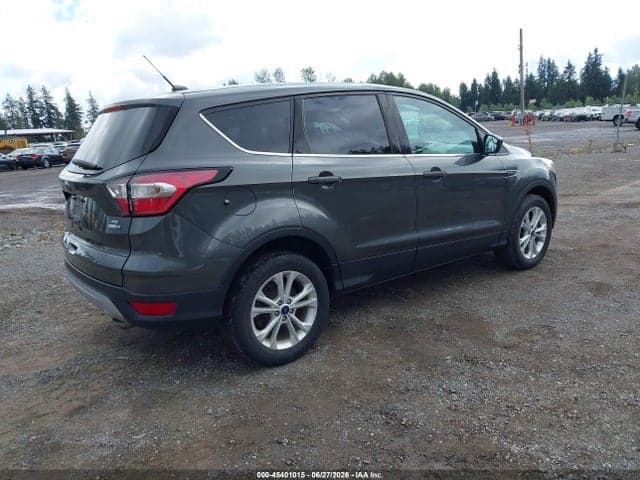 2017 FORD ESCAPE SE 4