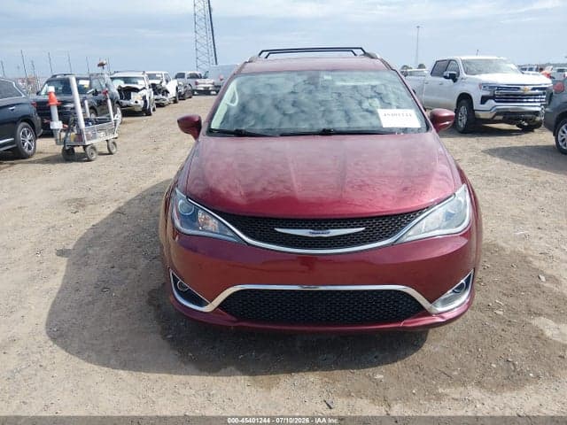 2019 CHRYSLER PACIFICA TOURING L 12