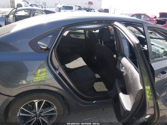 2023 KIA FORTE LXS 8