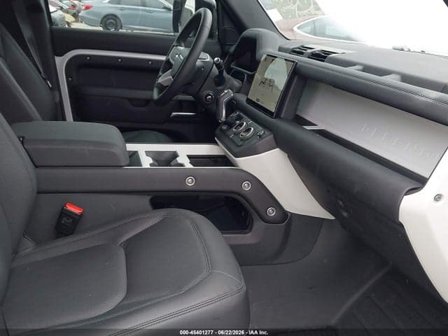 2025 LAND ROVER DEFENDER 6