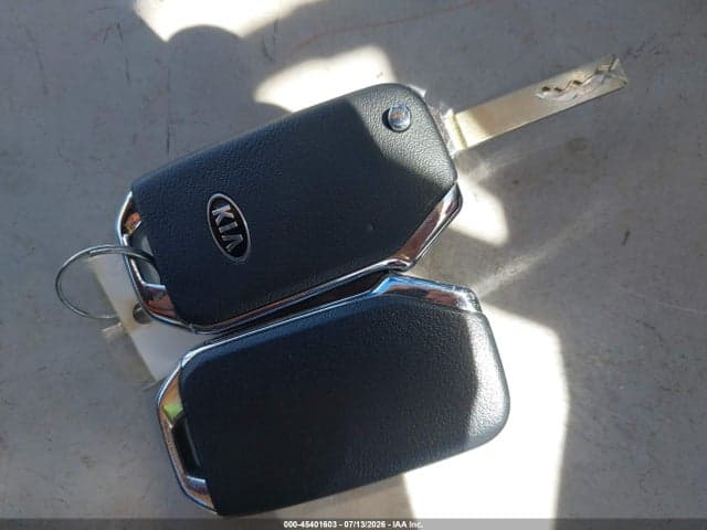 2021 KIA SOUL S 11