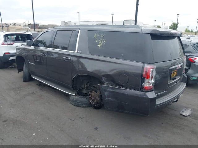 2017 GMC YUKON XL SLE 3
