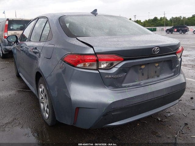 2021 TOYOTA COROLLA LE 3