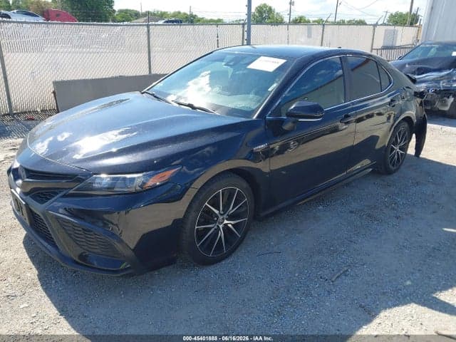 2021 TOYOTA CAMRY SE HYBRID 2