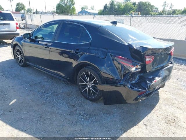 2021 TOYOTA CAMRY SE HYBRID 3