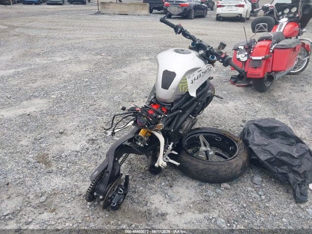 2025 TRIUMPH MOTORCYCLE SPEED TRIPLE 1200 RS 4