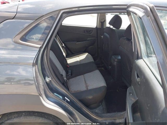2021 HYUNDAI KONA SE 8
