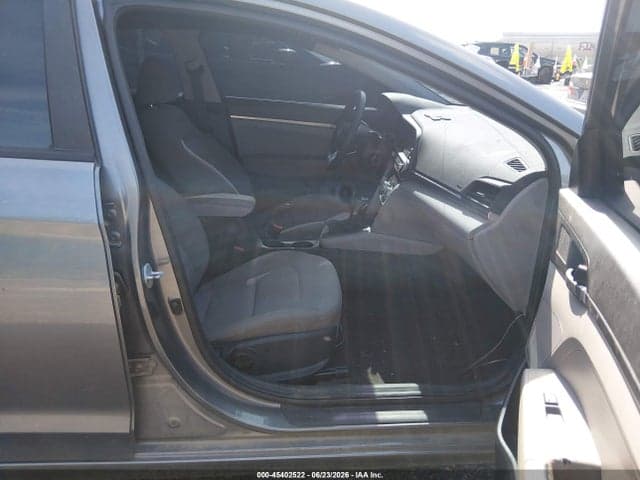 2019 HYUNDAI ELANTRA SE 5