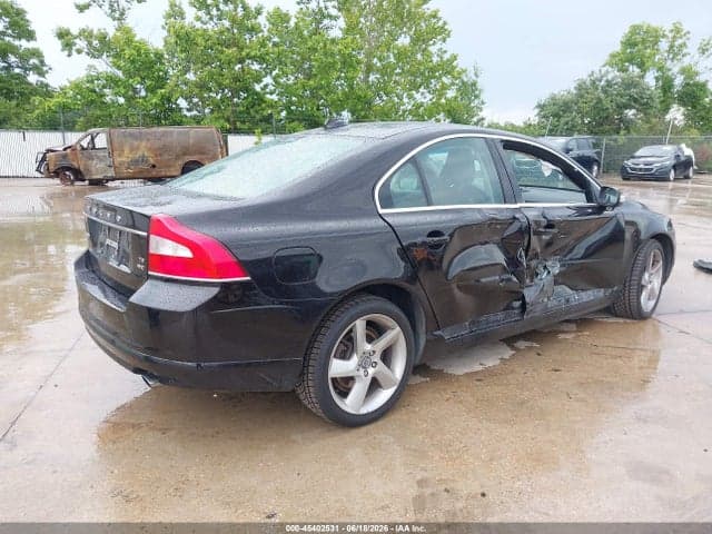 2010 VOLVO S80 T6 4