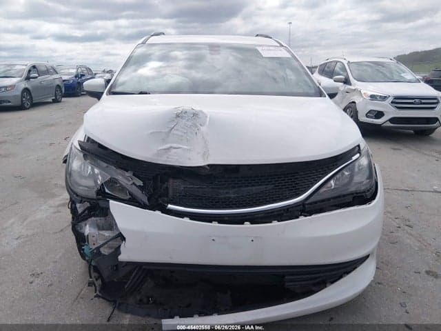 2020 CHRYSLER VOYAGER LXI 12