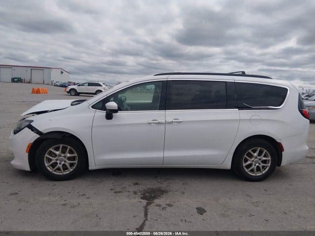 2020 CHRYSLER VOYAGER LXI 14