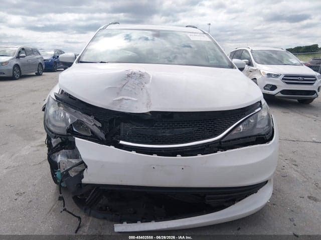 2020 CHRYSLER VOYAGER LXI 6