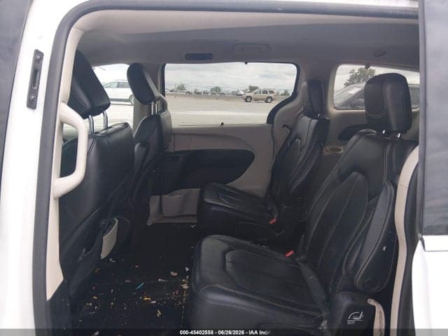 2020 CHRYSLER VOYAGER LXI 8
