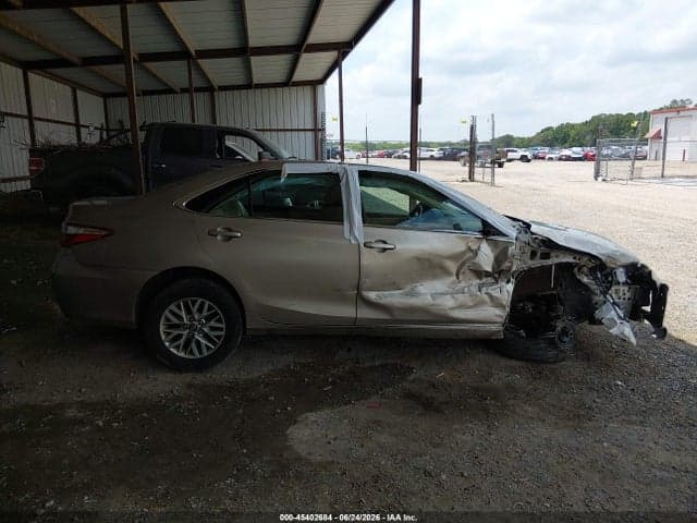 2017 TOYOTA CAMRY LE 12
