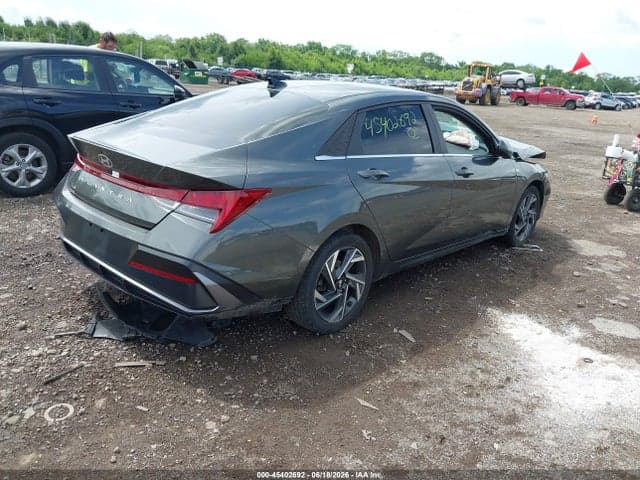 2024 HYUNDAI ELANTRA SEL 4
