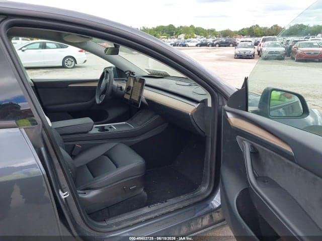 2023 TESLA MODEL Y 5