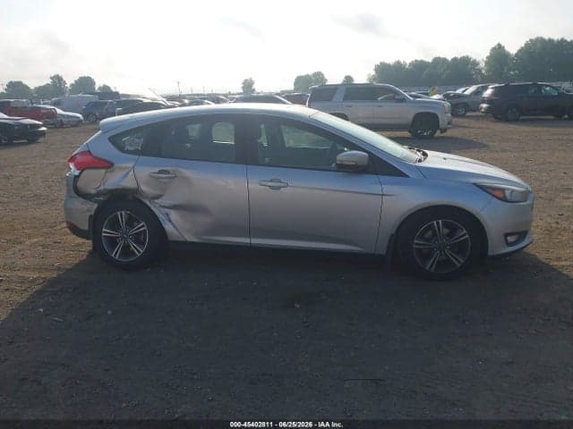 2016 FORD FOCUS SE 13