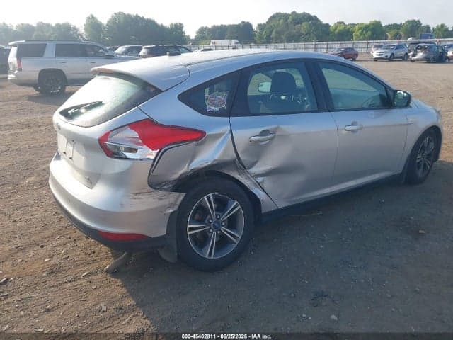 2016 FORD FOCUS SE 4