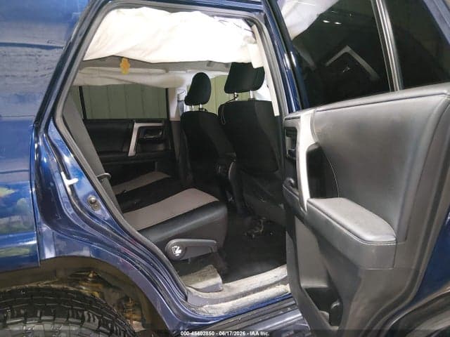 2020 TOYOTA 4RUNNER SR5 8