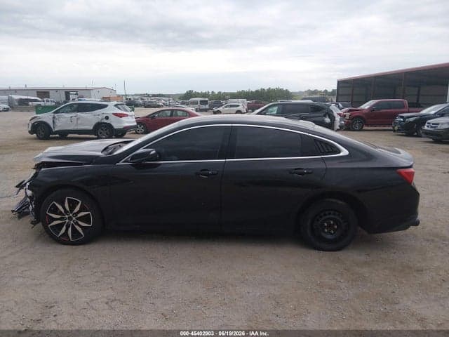 2018 CHEVROLET MALIBU LT 18