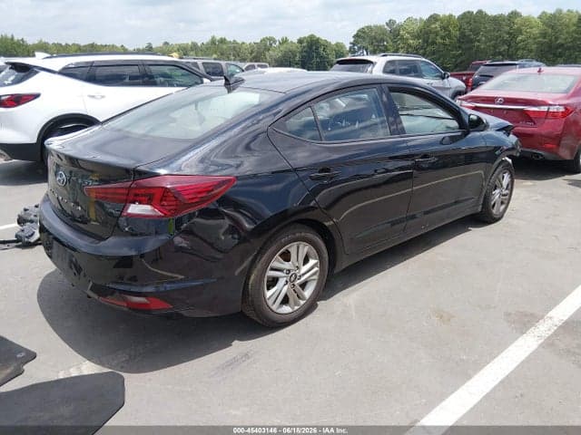 2020 HYUNDAI ELANTRA SEL 4