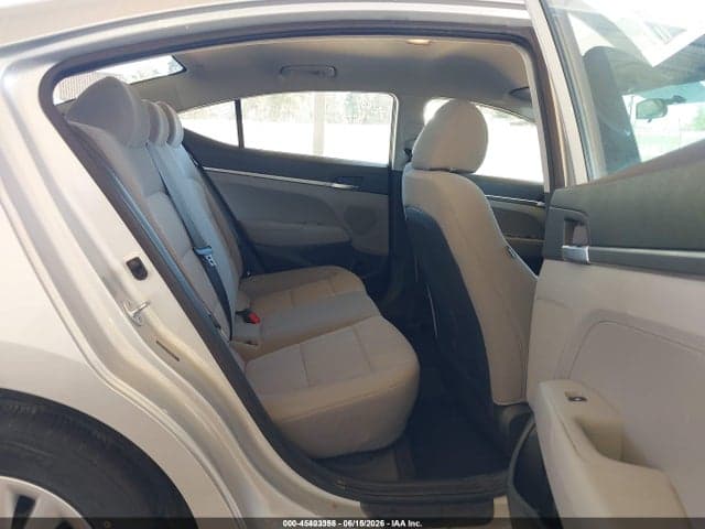 2019 HYUNDAI ELANTRA SE 8