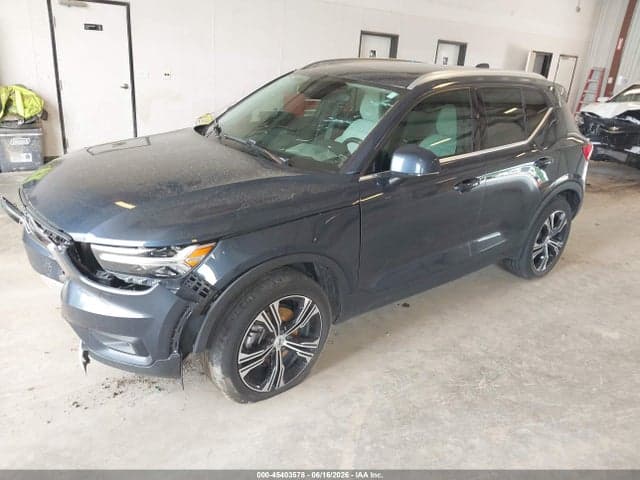 2022 VOLVO XC40 T5 2