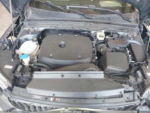 2022 VOLVO XC40 T5 10