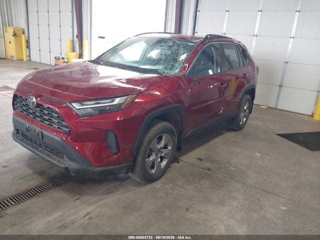 2022 TOYOTA RAV4 XLE 2