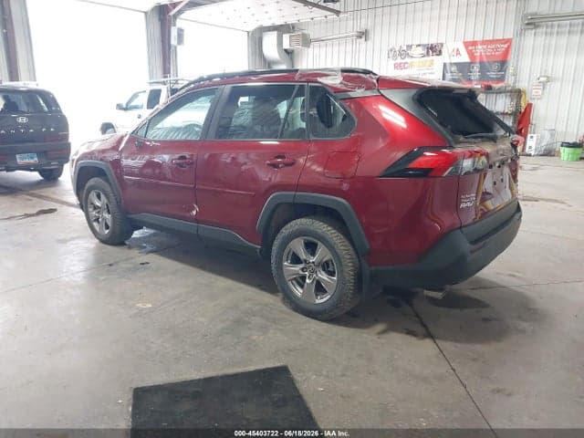 2022 TOYOTA RAV4 XLE 3