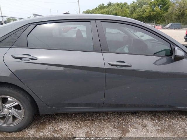 2024 HYUNDAI ELANTRA SE 13