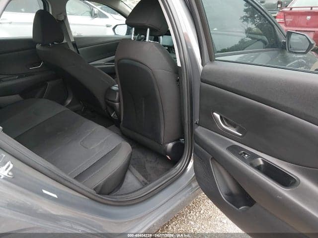 2024 HYUNDAI ELANTRA SE 8