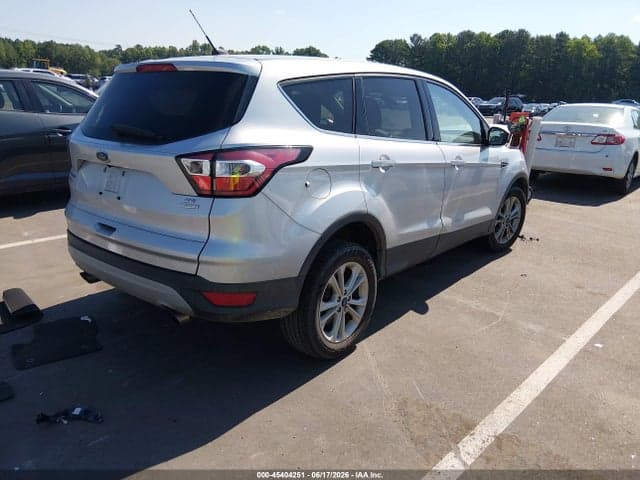 2017 FORD ESCAPE SE 4