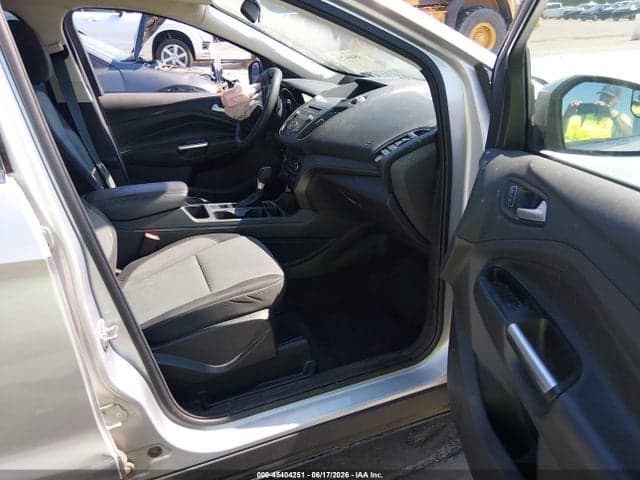 2017 FORD ESCAPE SE 5