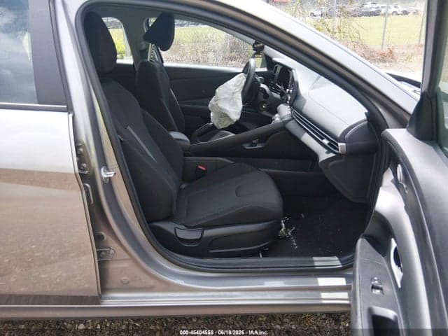 2023 HYUNDAI ELANTRA SE 5
