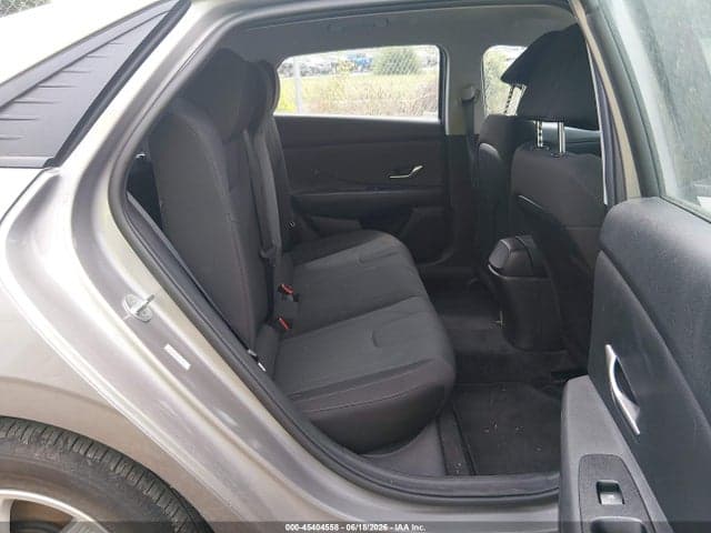 2023 HYUNDAI ELANTRA SE 8