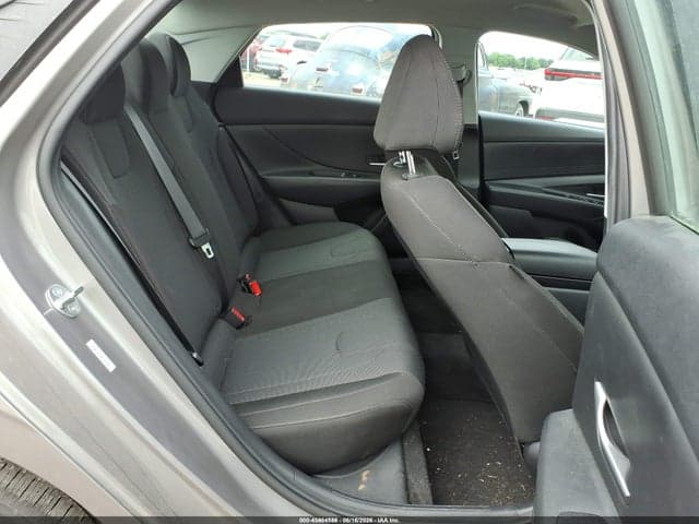 2023 HYUNDAI ELANTRA SE 8