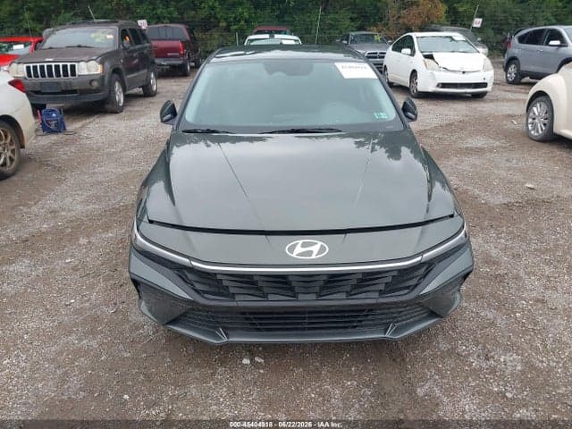 2024 HYUNDAI ELANTRA SE 12