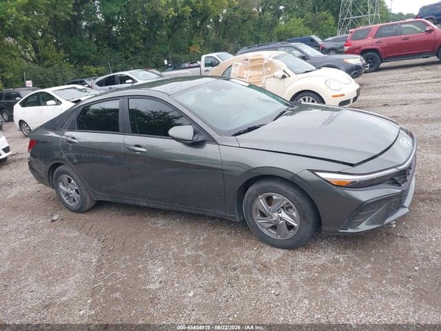 2024 HYUNDAI ELANTRA SE 13